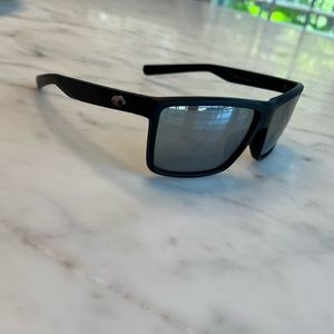 Costa “Rinconcito” polarized sunglasses